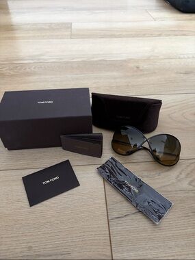 Tom Ford Brown Gradient Oversized Ladies Sunglasses with Accessories